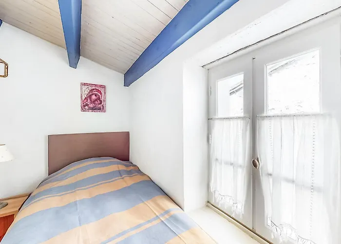 2 Bedroom Amazing In Casa vacanze