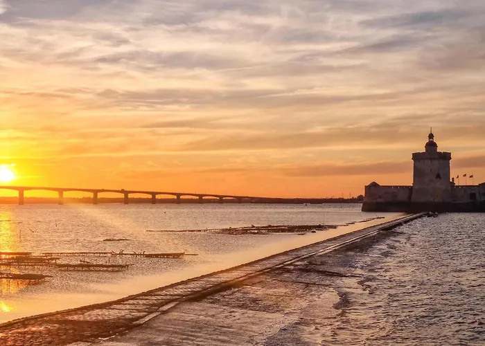 2 Bedroom Amazing In Casa vacanze Ars-en-Ré